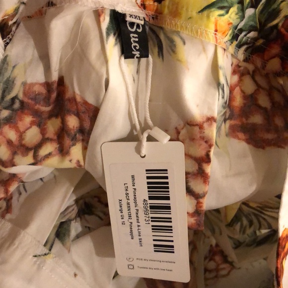 NEW Sucrefas White Pineapple 🍍 Pleated A-Line Skirt - Picture 7 of 9